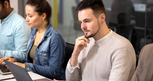 Главные изменения для работодателей с 2026 года: новый МРОТ, форма ЕФС-1, сотрудничество с самозанятыми